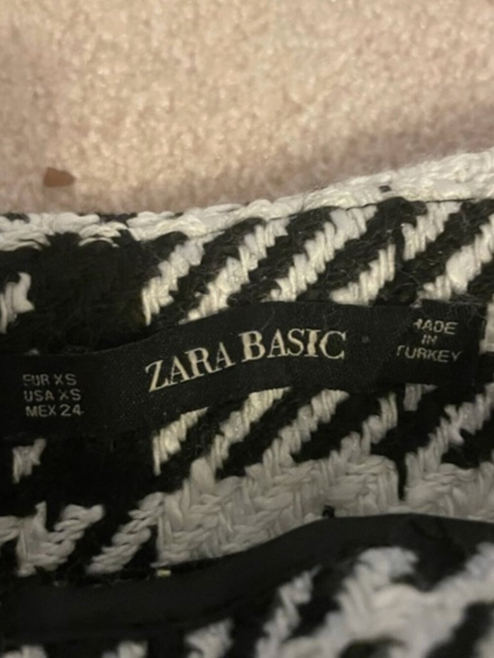 Zara • plaid tweed black and white zip up belted mini skirt - Picture 5 of 8